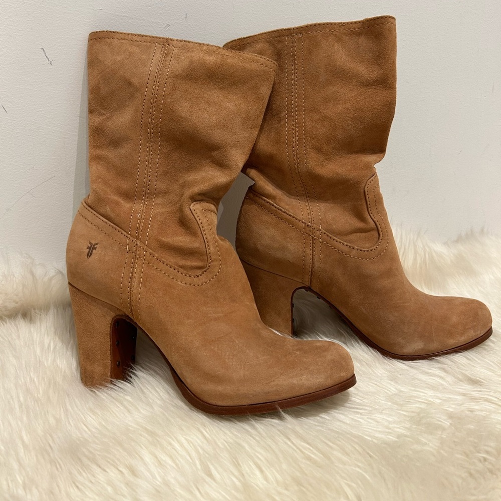 Frye Mirabelle Short Pull On Boots Tan Suede Size 7.5